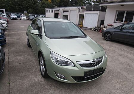 Opel Astra J Lim. 5-trg. Design Edition,KLIMA,ALU.