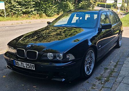 BMW 530i Touring E39 M-Paket 8-fach bereift