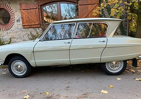 Citroën AMI 6 Berline