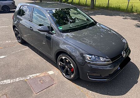 VW Golf Volkswagen 2.0 TDI Uranograu