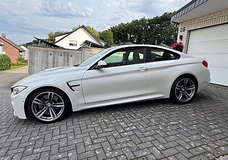 BMW M4 Coupé *360°*H&K*HUD*DEUTSCH*TOTW*SPURHALTE
