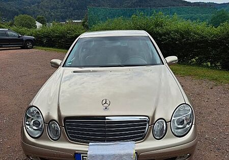 Mercedes-Benz E 200 KOMPRESSOR CLASSIC Classic