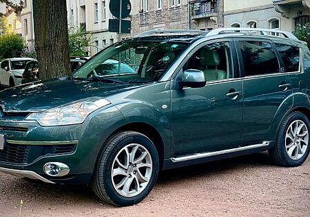 Citroën C-Crosser HDi Exclusive 7Sitzer 4x4 Leder AHK