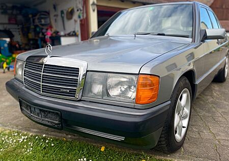Mercedes-Benz 190 2.6 H Zul Hands. ASD Klima