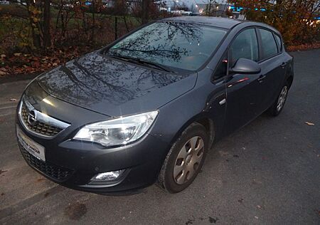 Opel Astra J Lim. 5-trg. Edition