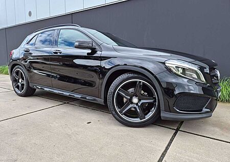 Mercedes-Benz GLA 180 *AMG SPORTPAKKET*19'ALU*ALCANTARA*NAVI*N