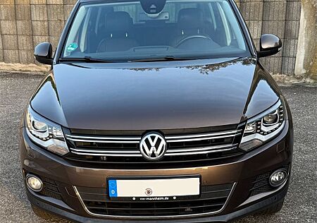 VW Tiguan Volkswagen 2.0 TSI DSG 4MOTION Sport & Style Spo...
