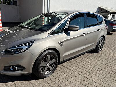 Ford Galaxy 2,0 EcoBoost Titanium Automatik PANO/AHK