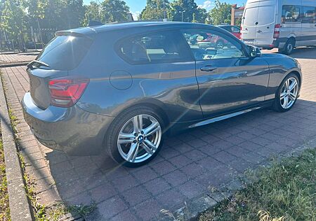 BMW 120d M-Paket Leder Xenon Navi PDC