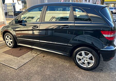 Mercedes-Benz B 180 BlueEFFICIENCY -