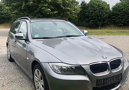 BMW 318i Touring -