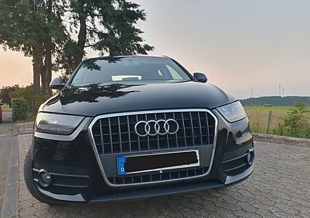 Audi Q3 1.4 TFSI Autom/Pano/Keyl/1Hd/SHZ/Checkh/8xAlu