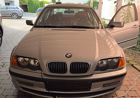 BMW 323i - Gepflegter Klassiker zu verkaufen