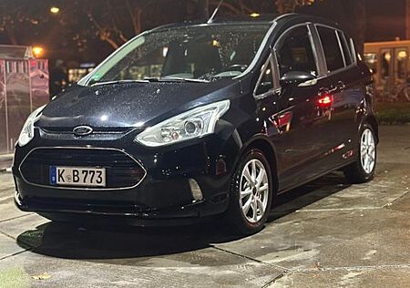 Ford B-Max 1,0 EcoBoost 92kW S/S Titanium Titanium
