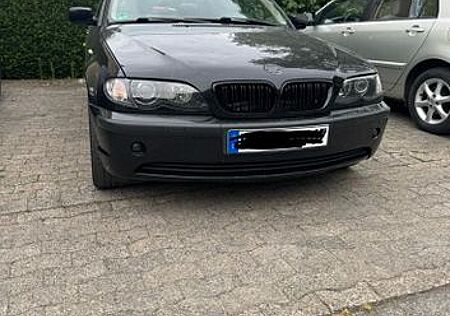 BMW 320i