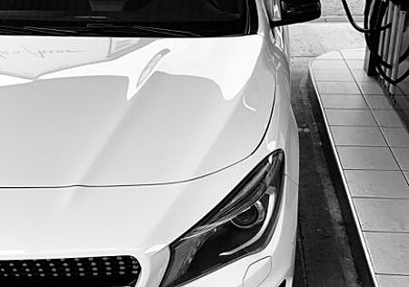 Mercedes-Benz CLA 250 DCT 4MATIC AMG Line AMG Line