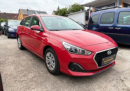 Hyundai i30 cw Pure*GARANTIE*1.HAND*HU NEU*NAVI*KAMERA*