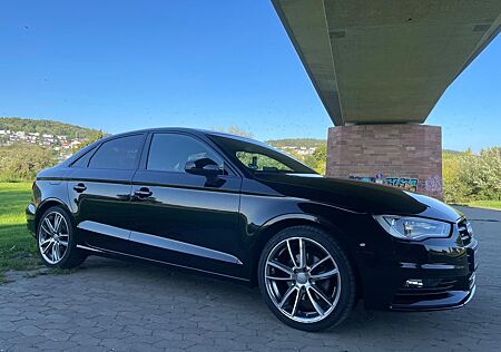 Audi A3 2.0 TDI QUATTRO/ B&O/ SCHWARZPAKET
