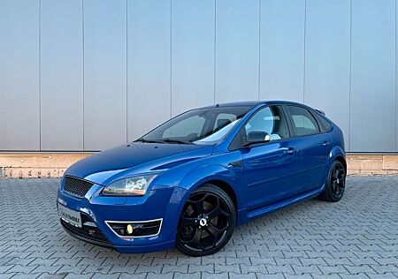 Ford Focus 2,5 ST°Xenon°Navi°RECARO°18"ALU°2 Hand°