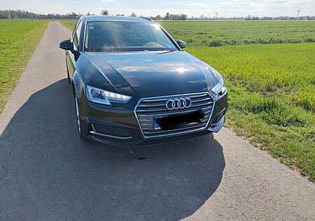 Audi A4 40 TFSI S tronic Avant -