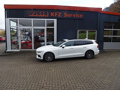 Volvo V60 Kombi Momentum Pro   69