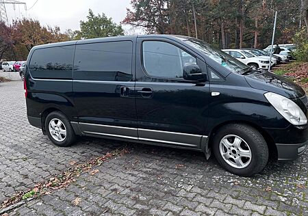 Hyundai H-1 Starex