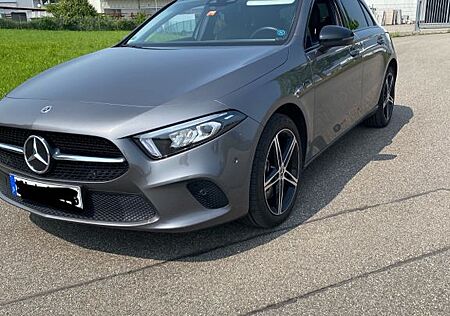 Mercedes-Benz A 250 e Plug-in-Hybrid / 8G-DCT Progressive