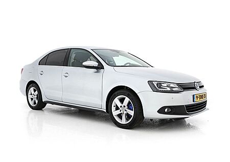 VW Jetta Volkswagen 1.4 TSI Hybrid Highline Aut. *XENON | NAVI