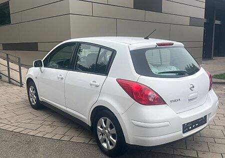 Nissan Tiida Acenta