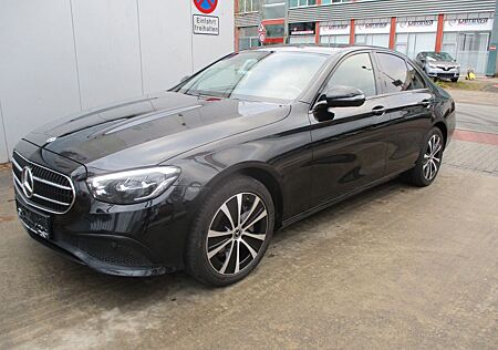 Mercedes-Benz E 300 E Limousine de 4Matic
