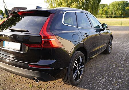 Volvo XC 60 XC60 D4 Geartronic Momentum Pro, 8-fach bereift