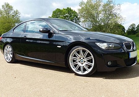 BMW 325d Coupé E92 M-Sportpaket Leder Navi 19 Zoll