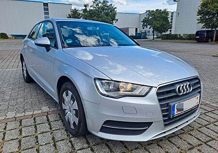Audi A3 2.0 TDI Attraction,2-HAND,TOP,Neues MODEL