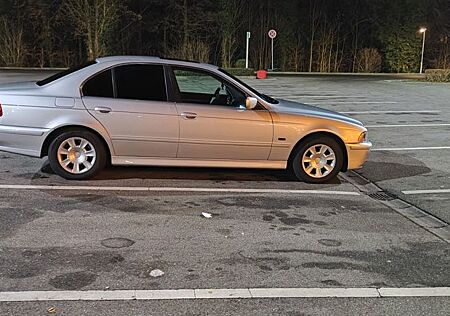 BMW 520i