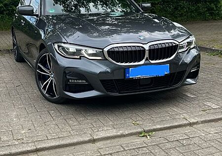 BMW 330d xDrive Touring M Sport Auto. M Sport 286PS