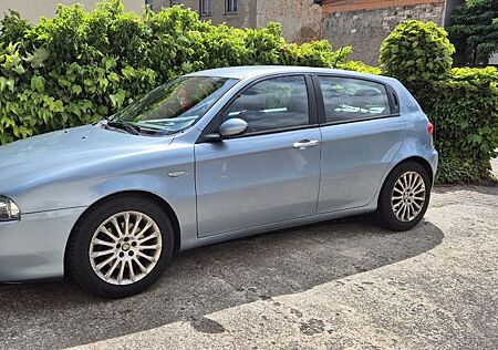Alfa Romeo 147 2.0 16V TS Distinctive