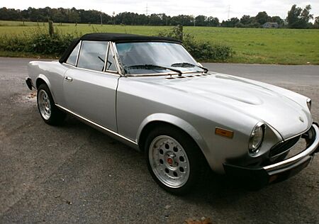 Fiat 124 Spider