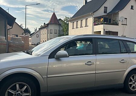 Opel Vectra Kombi 2.2 Direct -Benziner