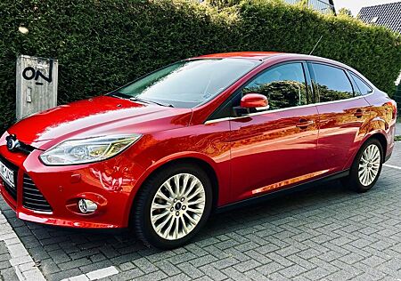 Ford Focus EcoBoost Titanium XENON SHZ KAMERA PDC