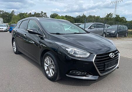 Hyundai i40 1.6 blue Trend 1. Hand Navi Kamera 35202 KM