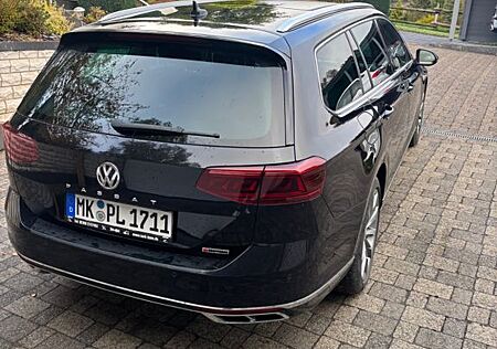 VW Passat Volkswagen 2.0 TDI SCR 140kW DSG 4M Highl. Varia...