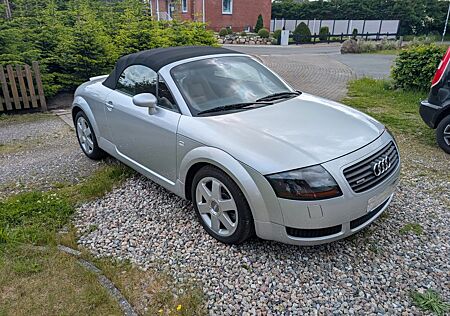 Audi TT Roadster 1.8T quattro 165 kW -