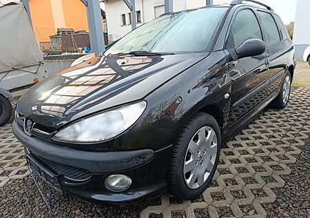 Peugeot 206 SW 1,4L 16V TÜV und Inspektion Neu Kombi