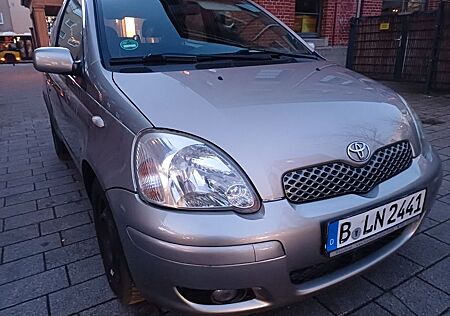 Toyota Yaris 1.0 MMT Sol sol