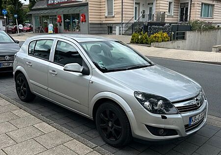 Opel Astra 1.6 85kW