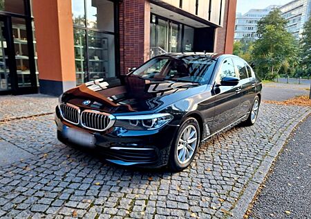 BMW 520i A -G30 Limousine Scheckheft