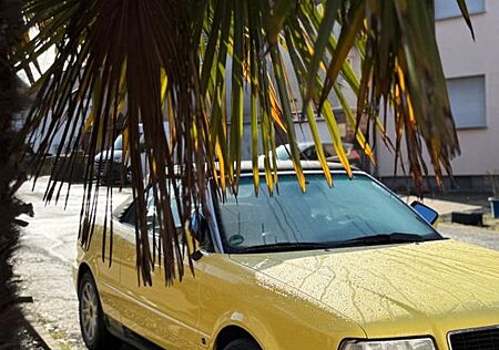 Audi Cabriolet 2.6 | V6 | Gelb | Verdeck