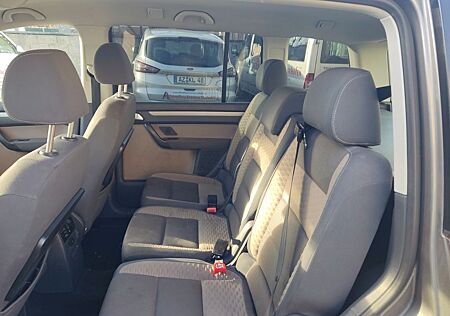 VW Touran Volkswagen 2.0 TDI Cross