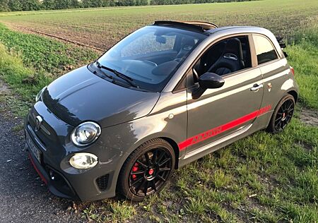 Abarth 695C 1.4 T-Jet 16V XSR Yamaha Edition