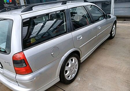 Opel Vectra 1.8 16V Elegance Elegance
